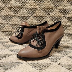 Plenty Tracy Reese vintage inspired heels tan 8.5